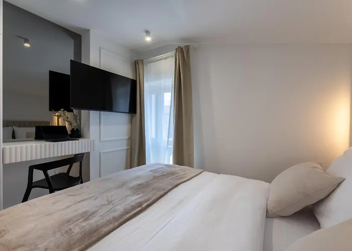 Palace Luxury Suites